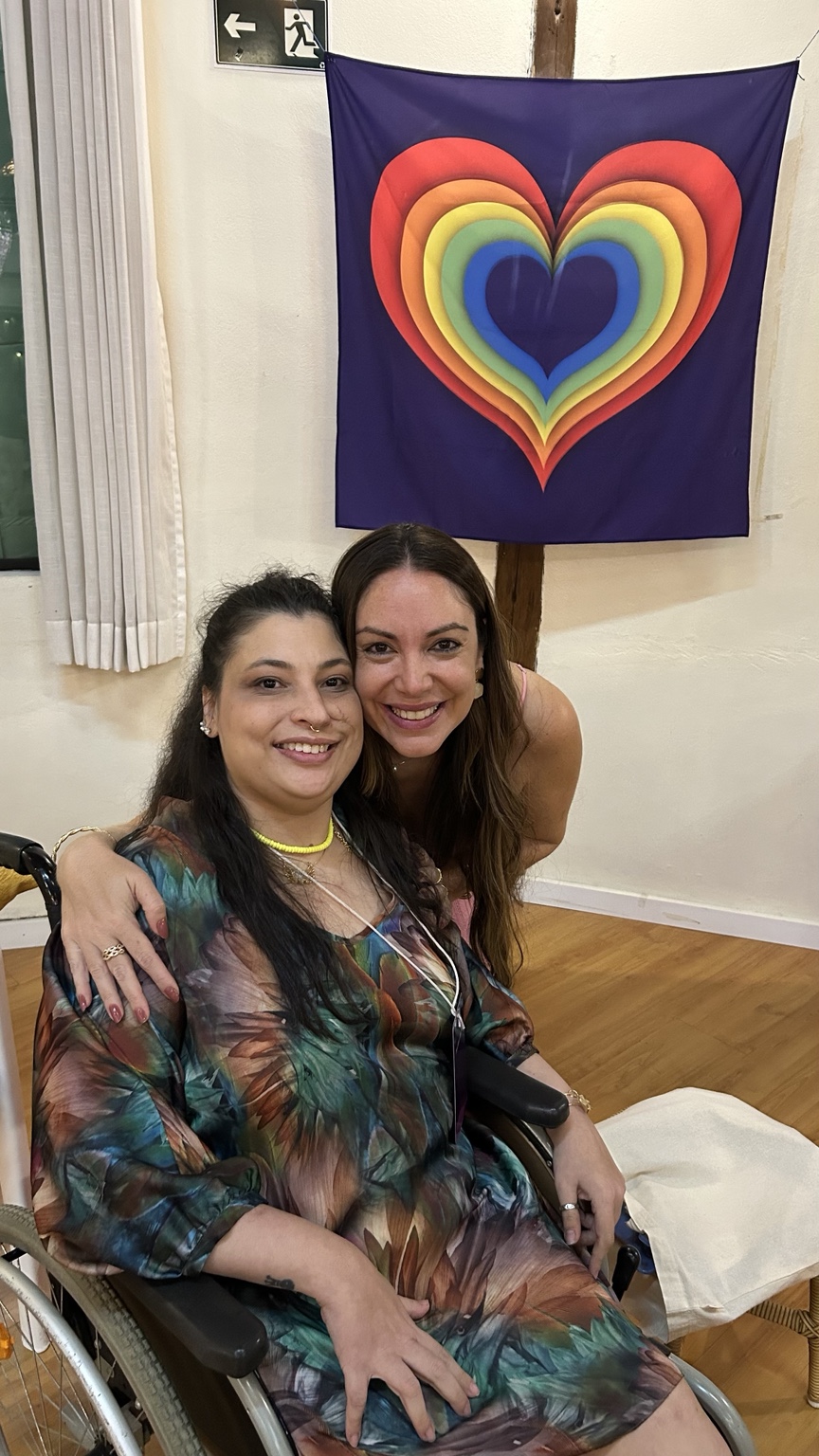 Tessy Martins e Renata Fornari durante a formação Heal Your Life